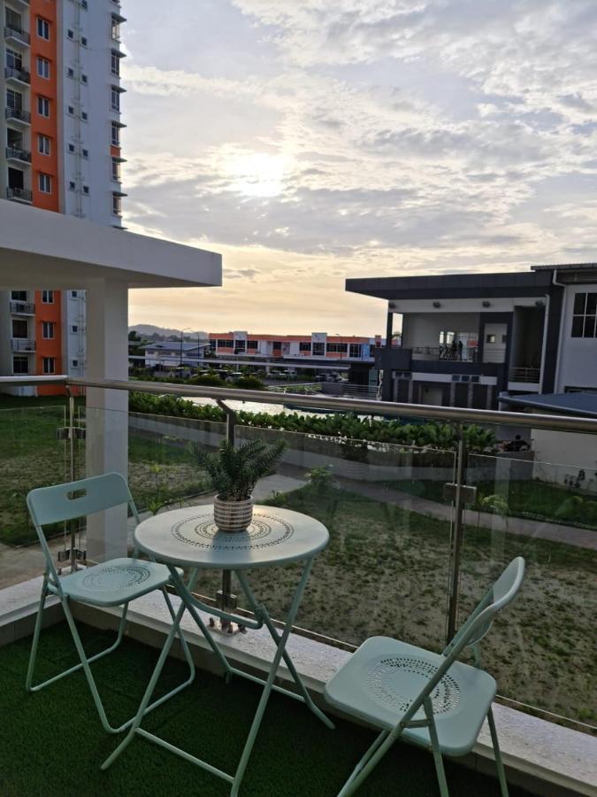 Rhr Deluxe Guesthouse Kinarut Papar Sabah - Pool View Екстер'єр фото
