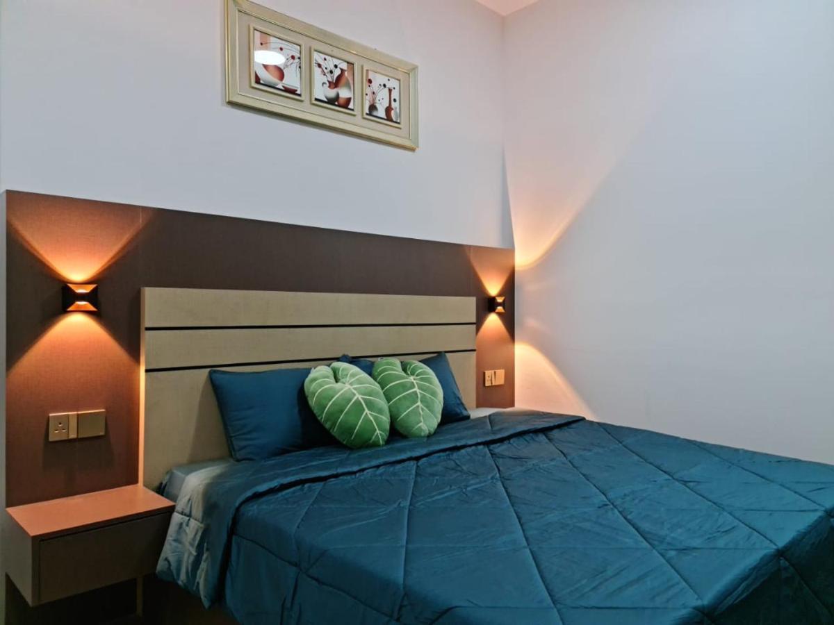 Rhr Deluxe Guesthouse Kinarut Papar Sabah - Pool View Екстер'єр фото